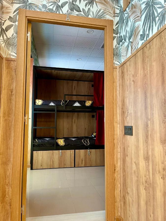 Velvet Hostel Μαδρίτη Εξωτερικό φωτογραφία