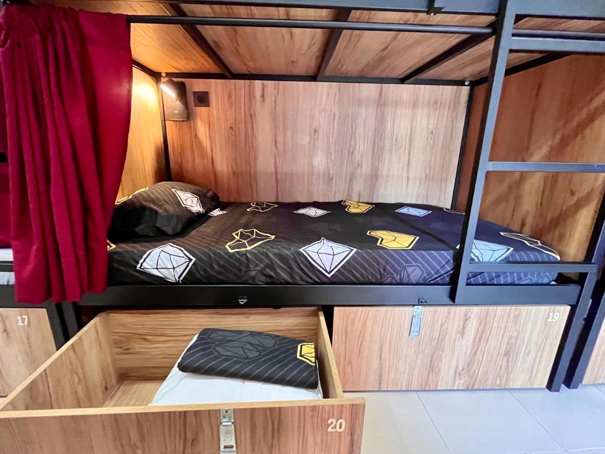 Velvet Hostel Μαδρίτη Εξωτερικό φωτογραφία