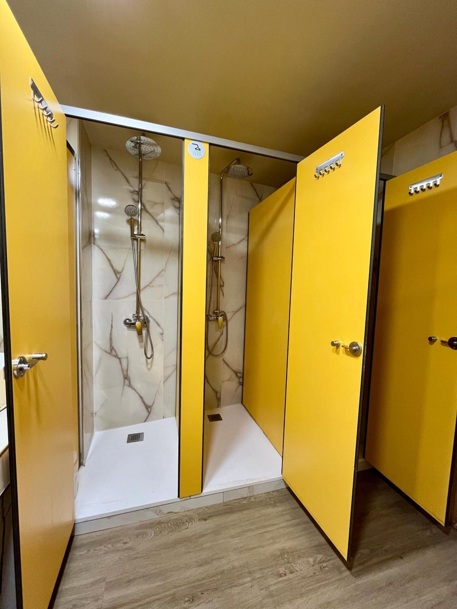 Velvet Hostel Μαδρίτη Εξωτερικό φωτογραφία
