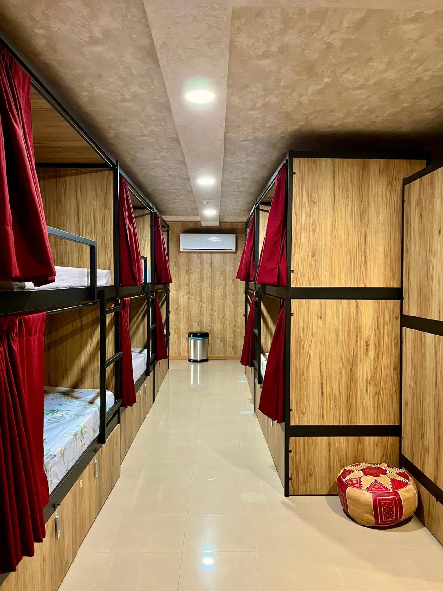 Velvet Hostel Μαδρίτη Εξωτερικό φωτογραφία