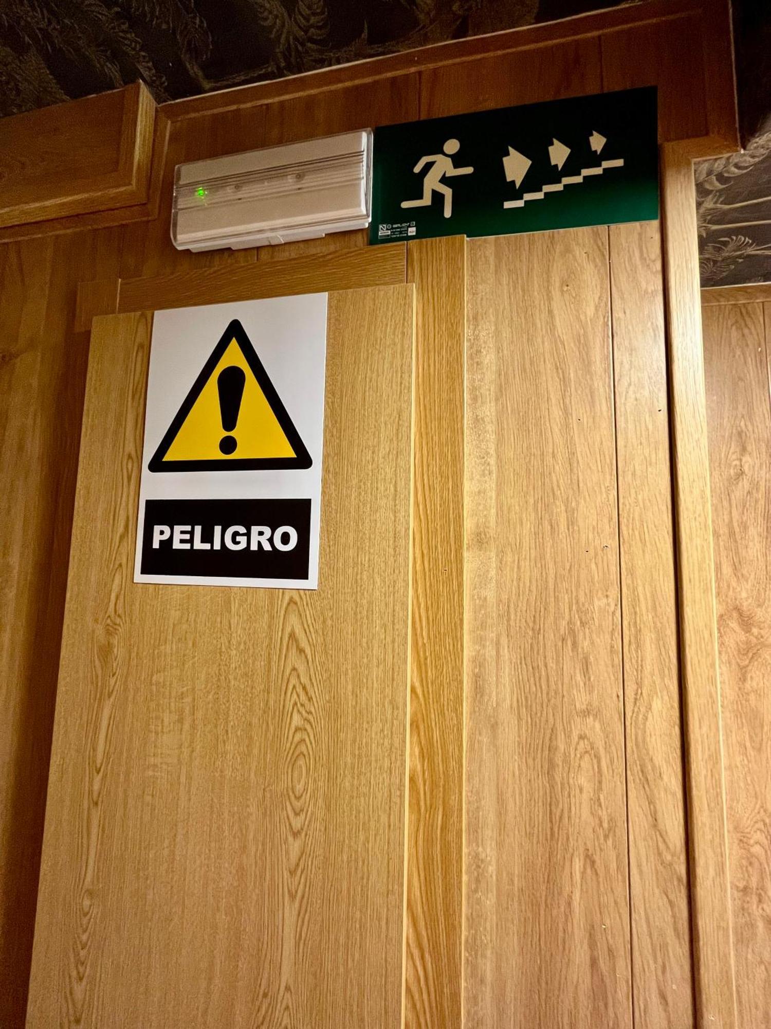 Velvet Hostel Μαδρίτη Εξωτερικό φωτογραφία