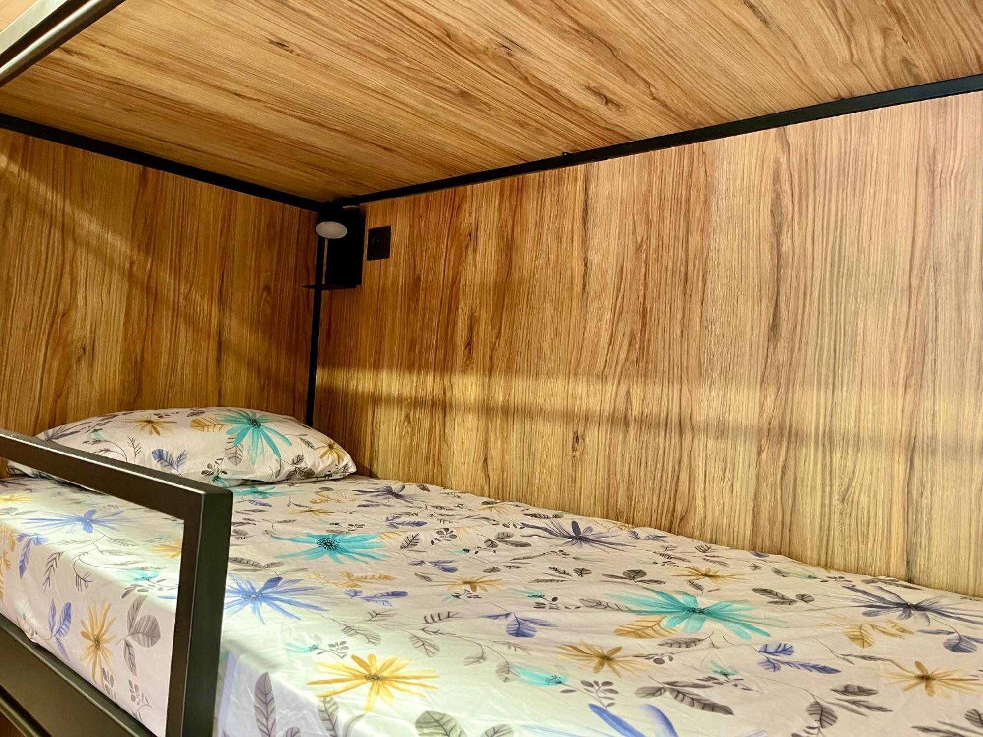 Velvet Hostel Μαδρίτη Εξωτερικό φωτογραφία